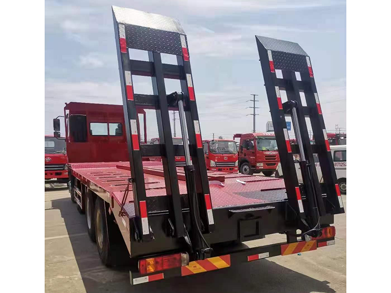 國六東風(fēng)柳汽前四后八平板運(yùn)輸車