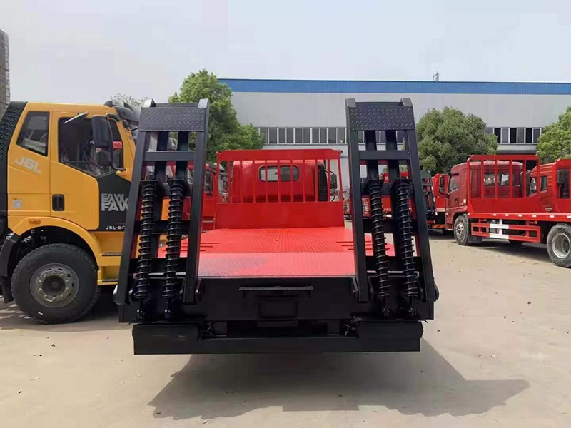 國(guó)六解放大王駕到單橋平板運(yùn)輸車